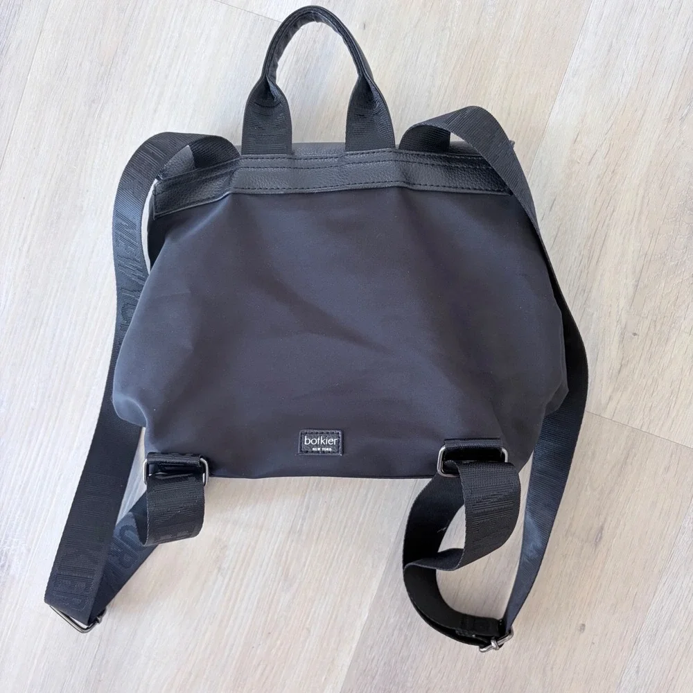 Botkier New York Black Mini Trigger Backpack‎ Bag Handbag Travel Zippers.